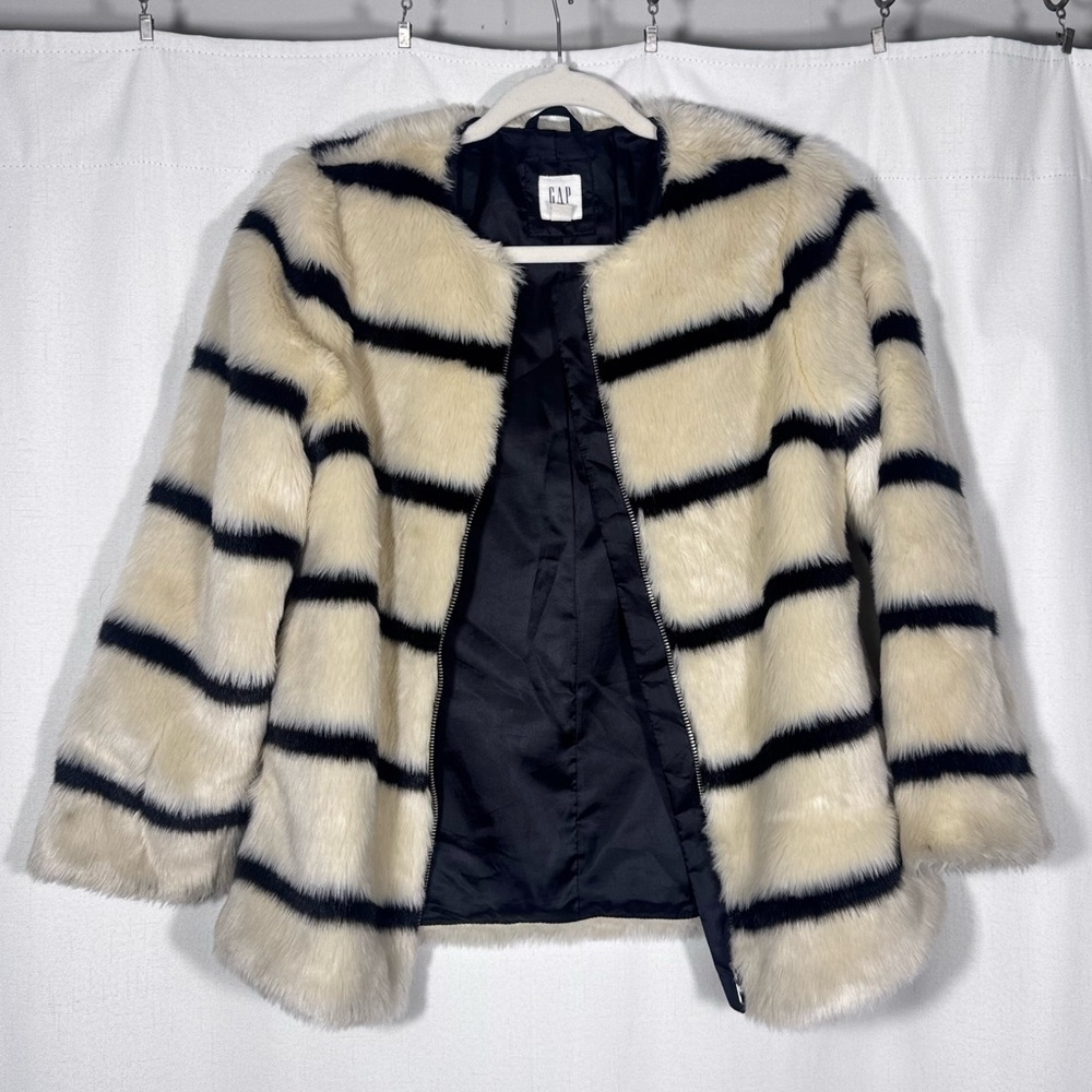 Gap Kids Faux Fur Zip Up Jacket - Picture 4 of 7